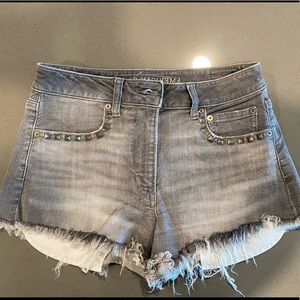 American Eagle denim shorts.